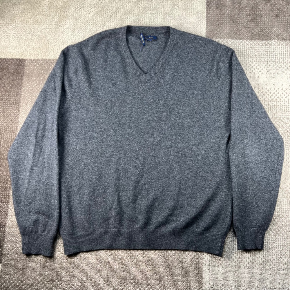 Club Room Mens Gray 100% Fine Cashmere V-Neck Sweater Size Large Solid Knit - Picture 2 of 6
